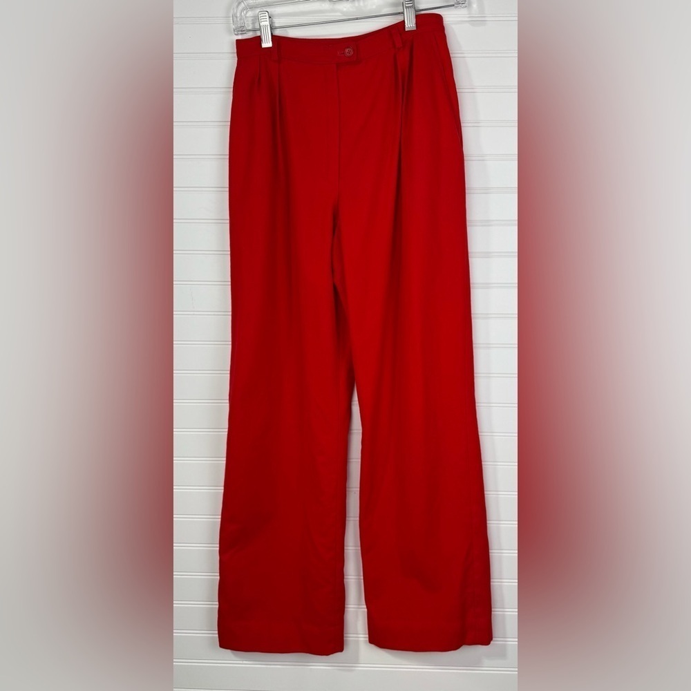 Vintage Pendleton Women’s Christmas red wool dress pants. Size 10 petite.